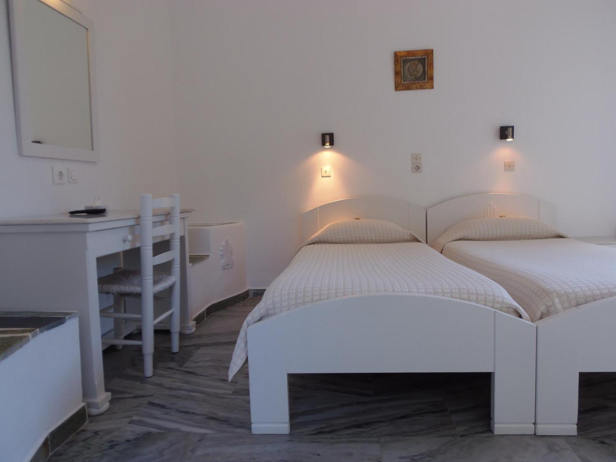 Hotel Manos Науса Экстерьер фото